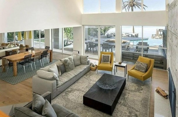 Aktyor arvadını itirdikdən sonra malikanəsini satışa çıxardı - FOTOLAR